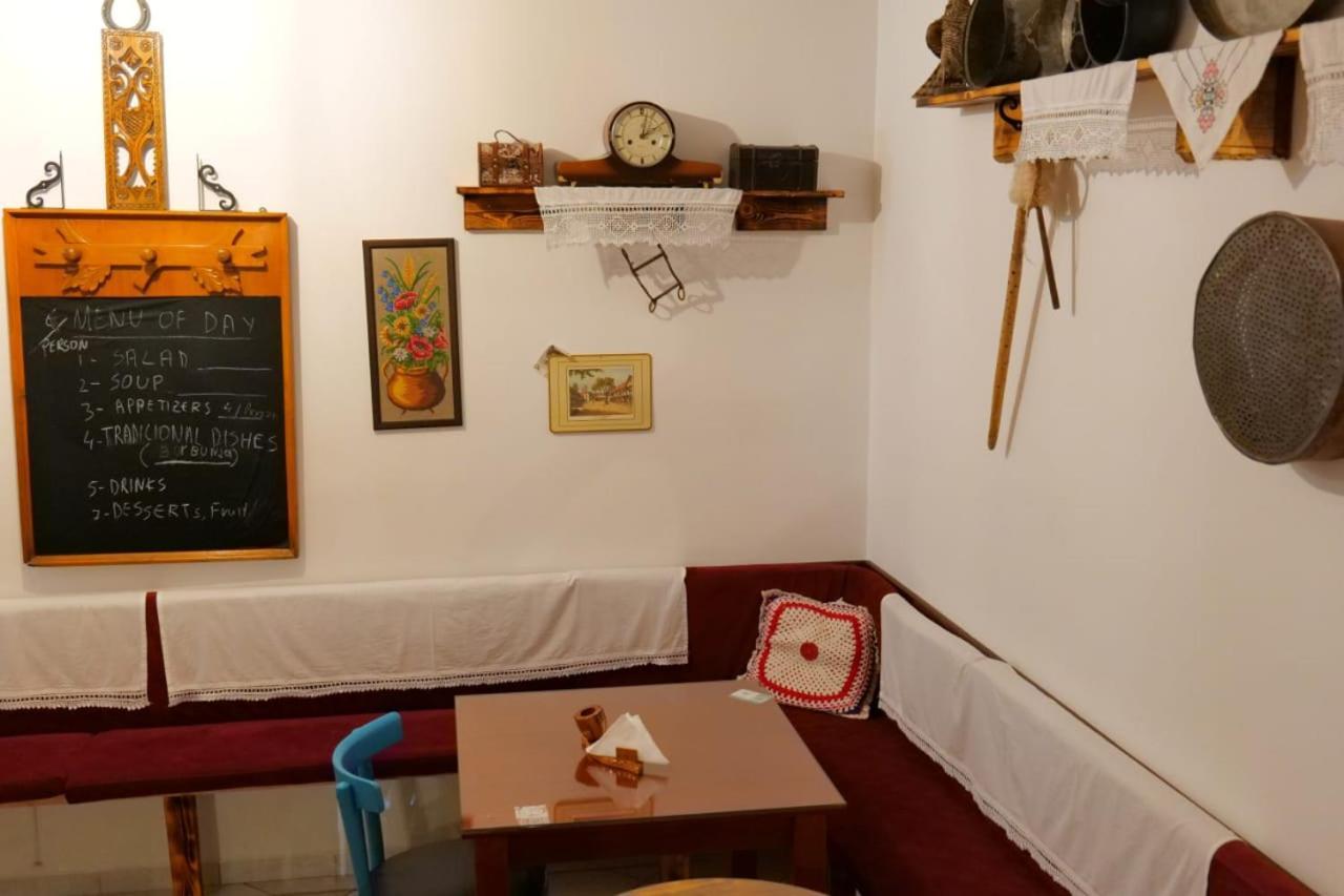 Hotel Veli Sarandë Buitenkant foto