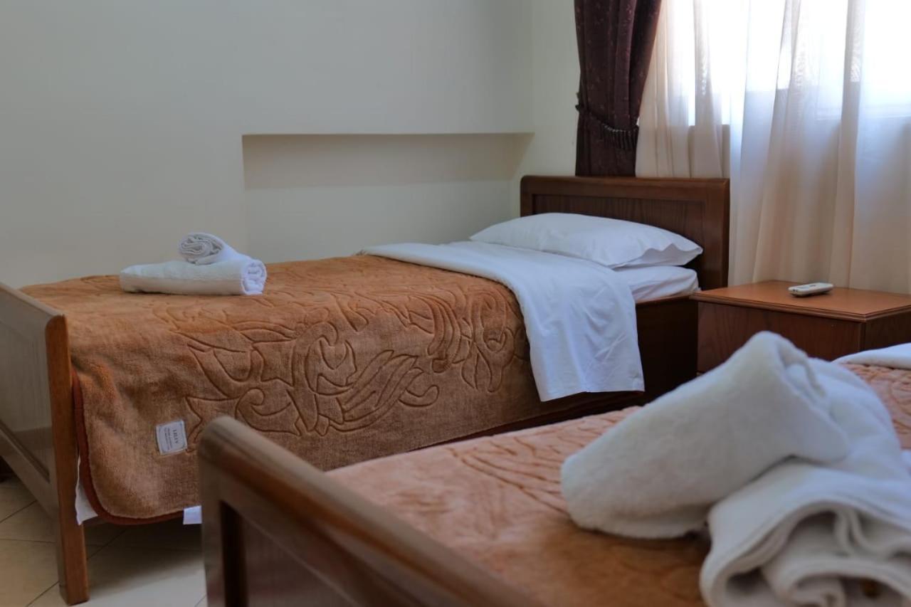 Hotel Veli Sarandë Buitenkant foto