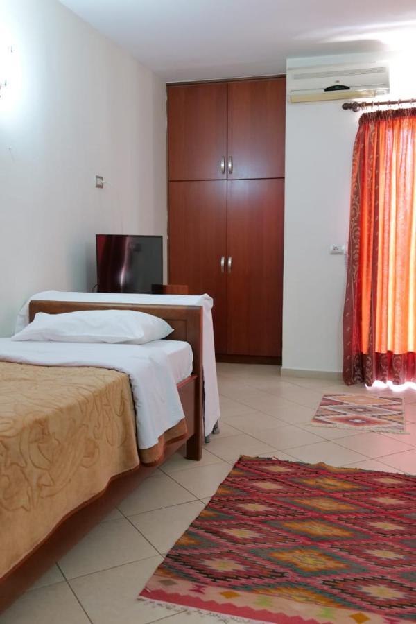 Hotel Veli Sarandë Buitenkant foto
