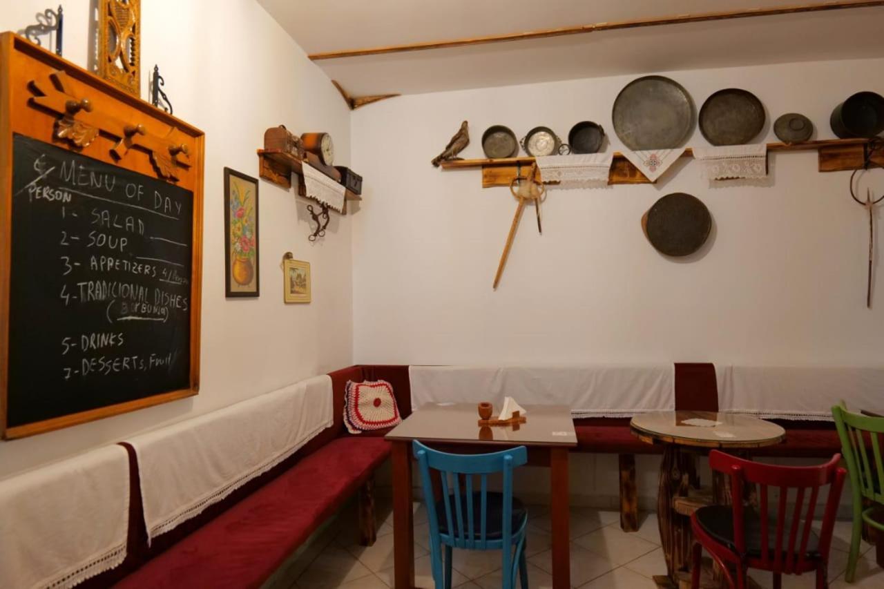 Hotel Veli Sarandë Buitenkant foto