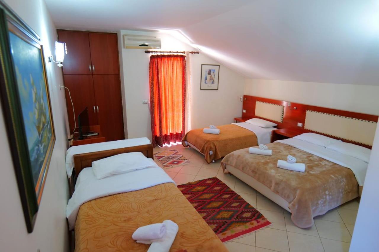 Hotel Veli Sarandë Buitenkant foto