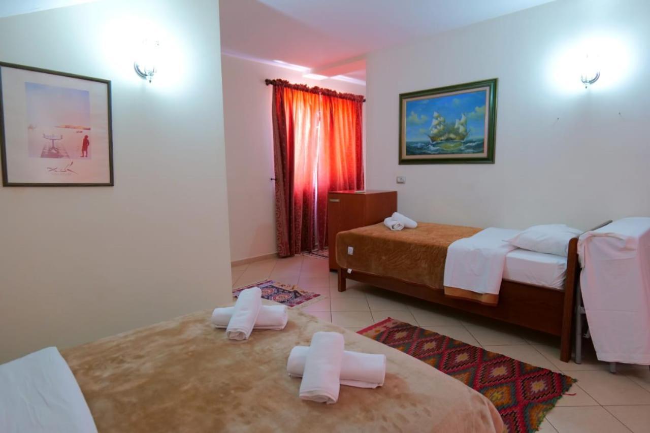 Hotel Veli Sarandë Buitenkant foto