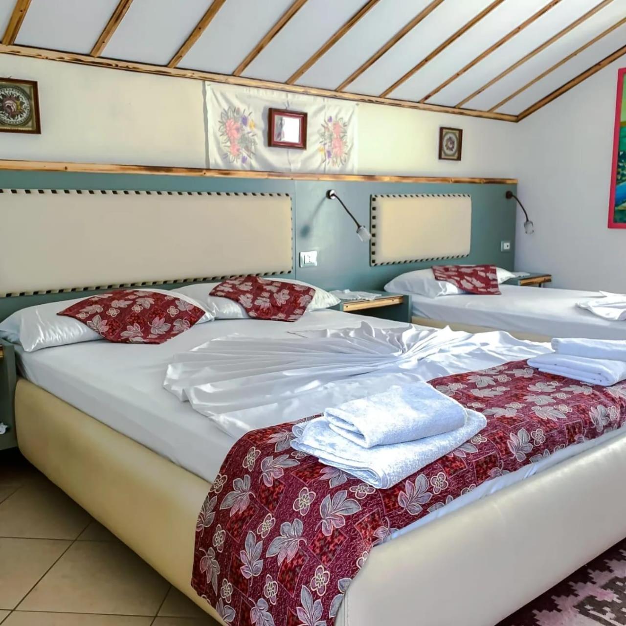 Hotel Veli Sarandë Buitenkant foto