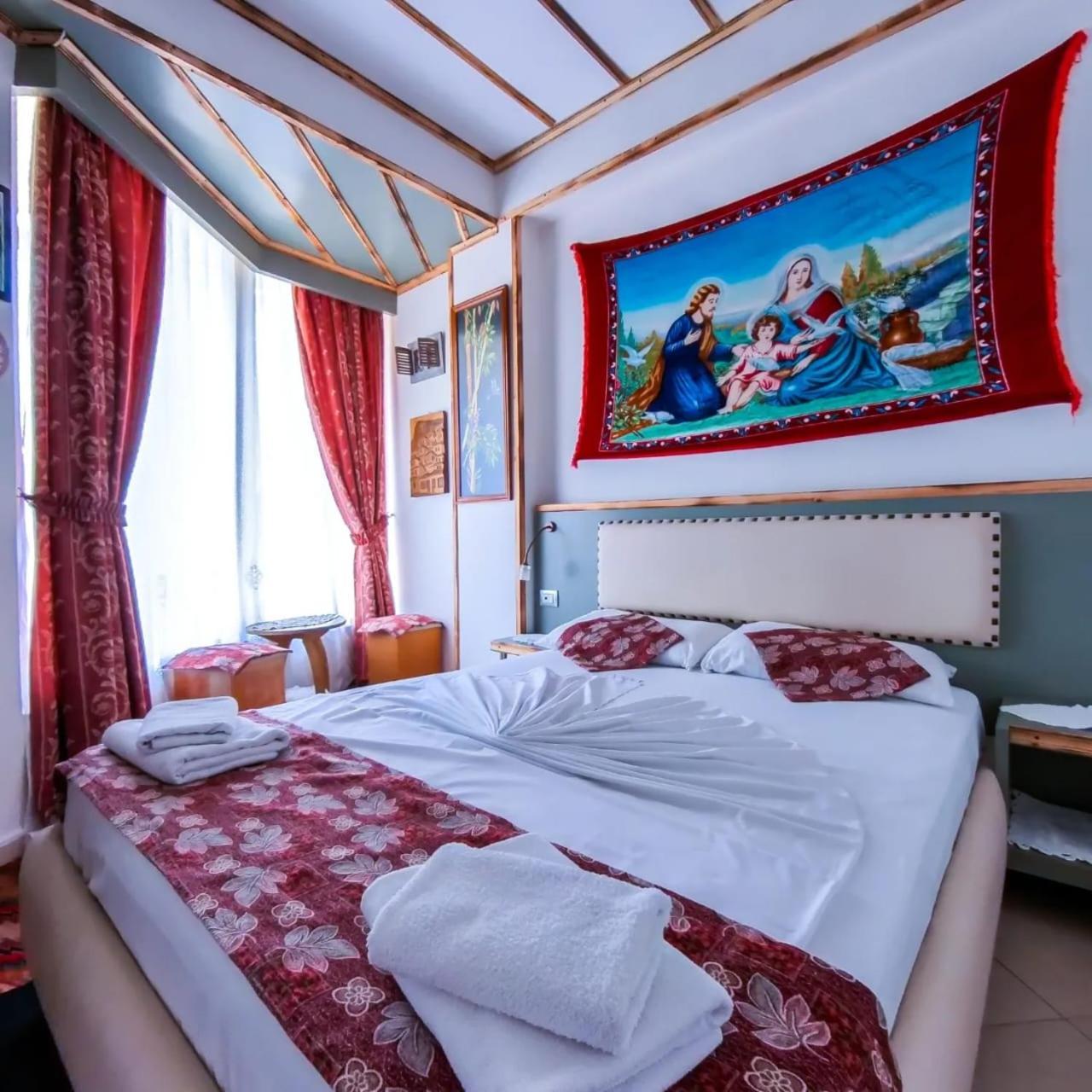 Hotel Veli Sarandë Buitenkant foto