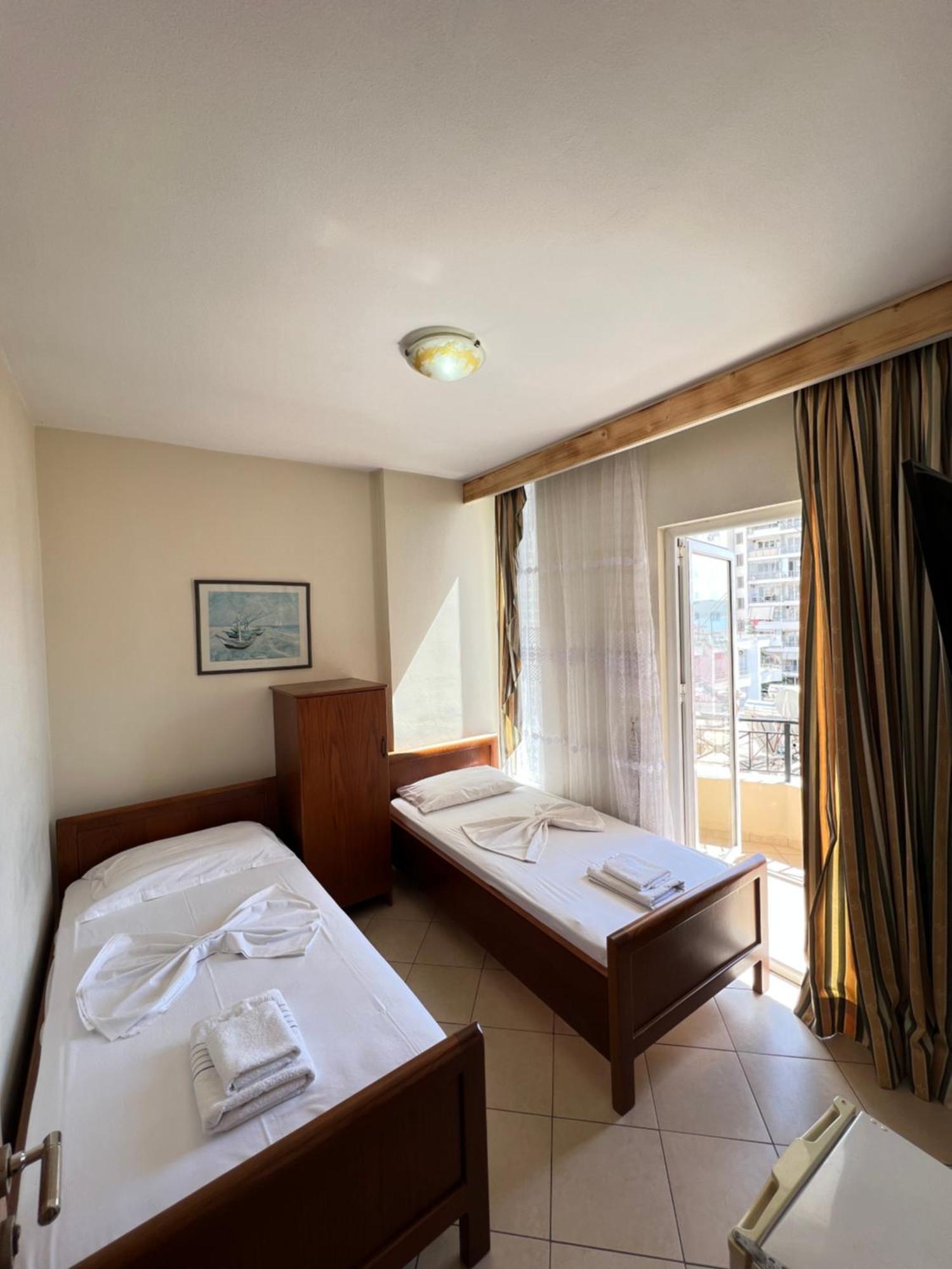 Hotel Veli Sarandë Buitenkant foto