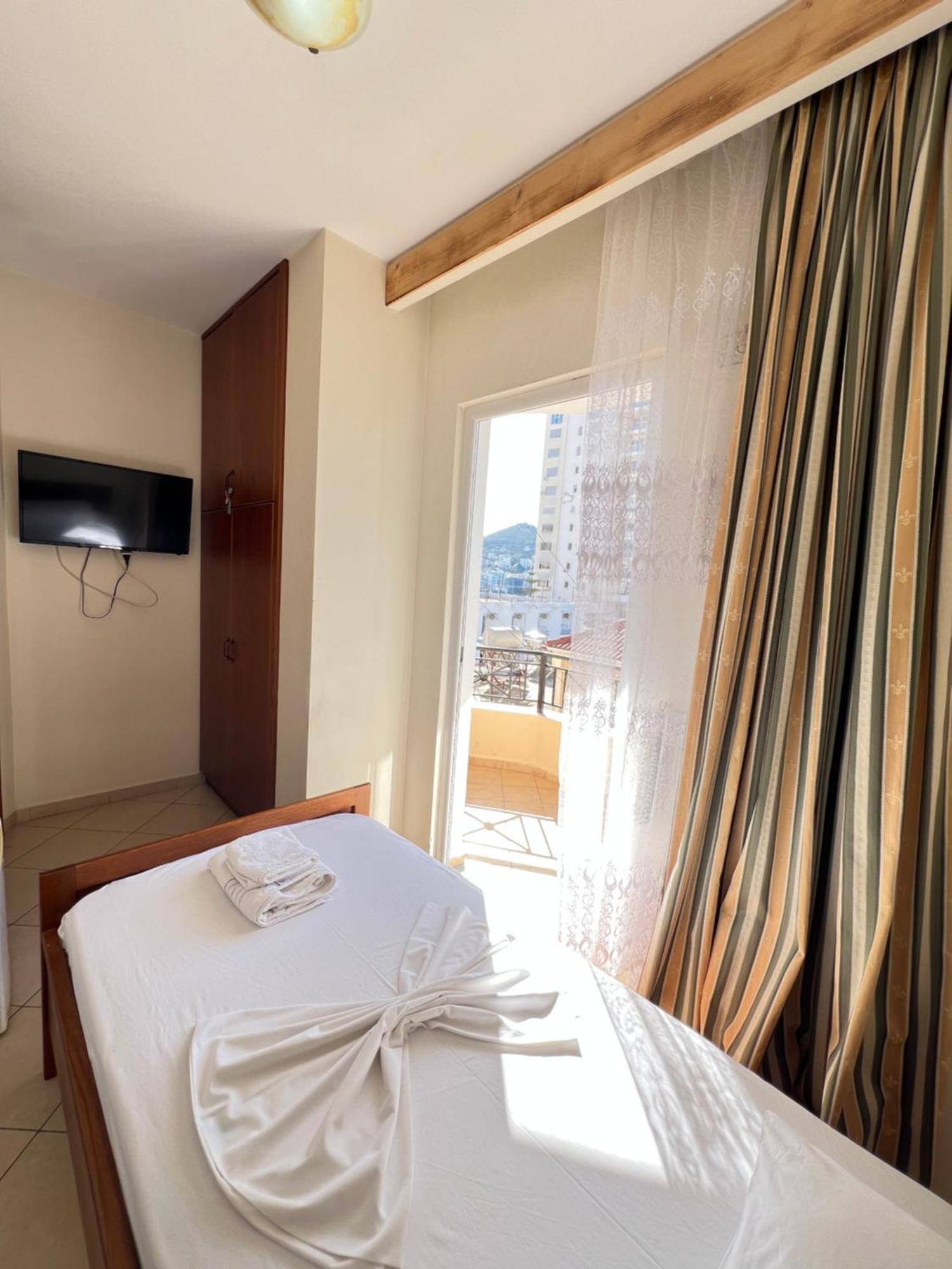 Hotel Veli Sarandë Buitenkant foto