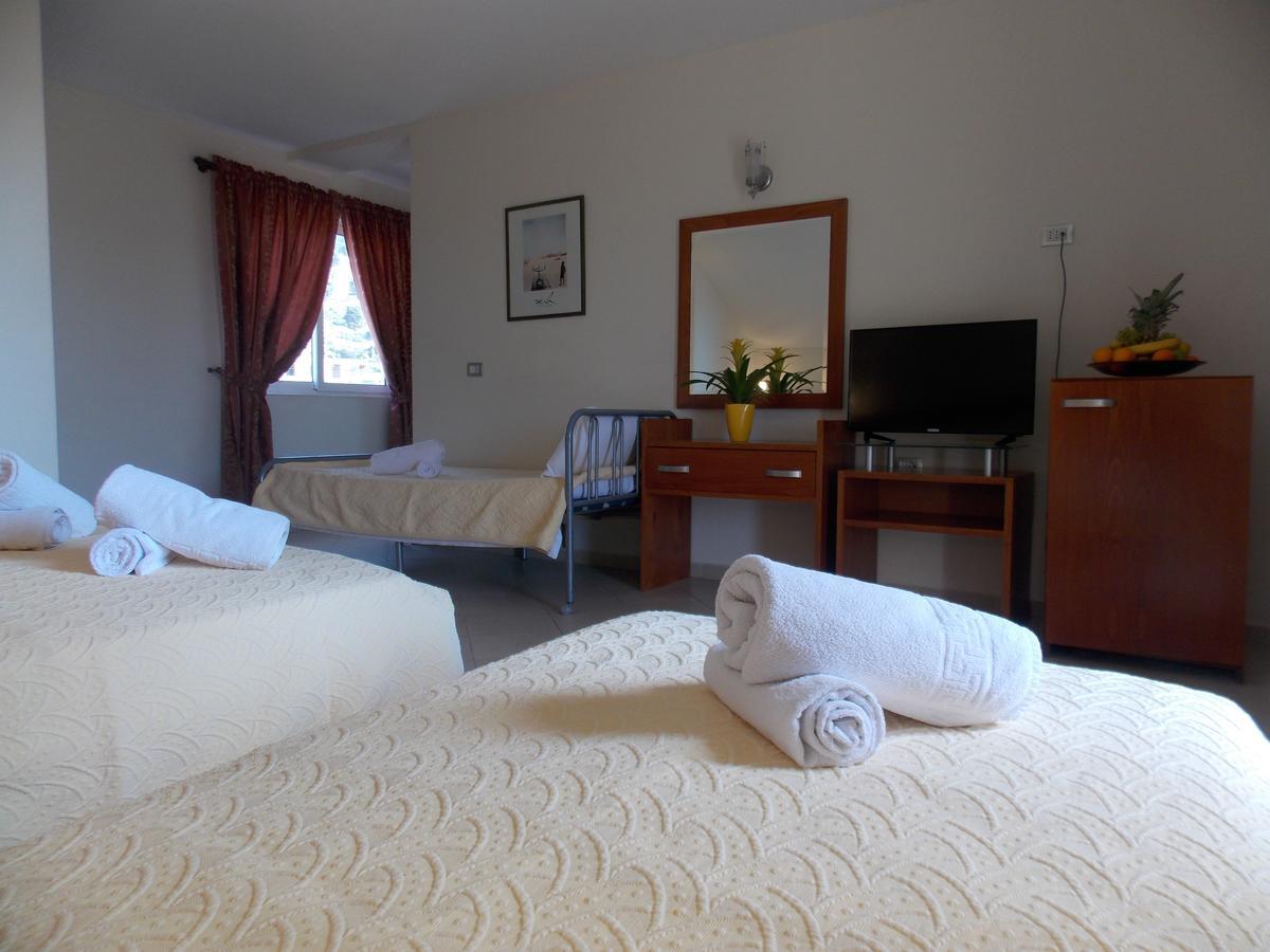 Hotel Veli Sarandë Buitenkant foto