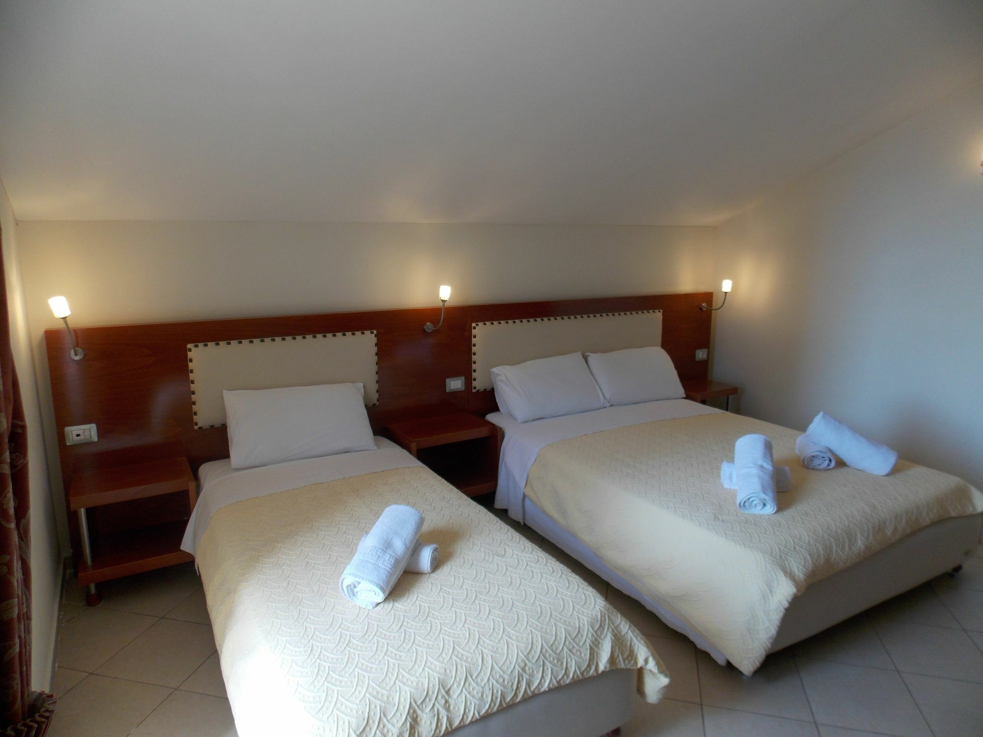 Hotel Veli Sarandë Buitenkant foto